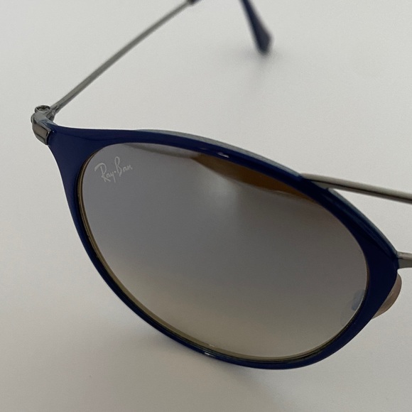 Ray-Ban Blue and Silver Round Mirror Sunglasses